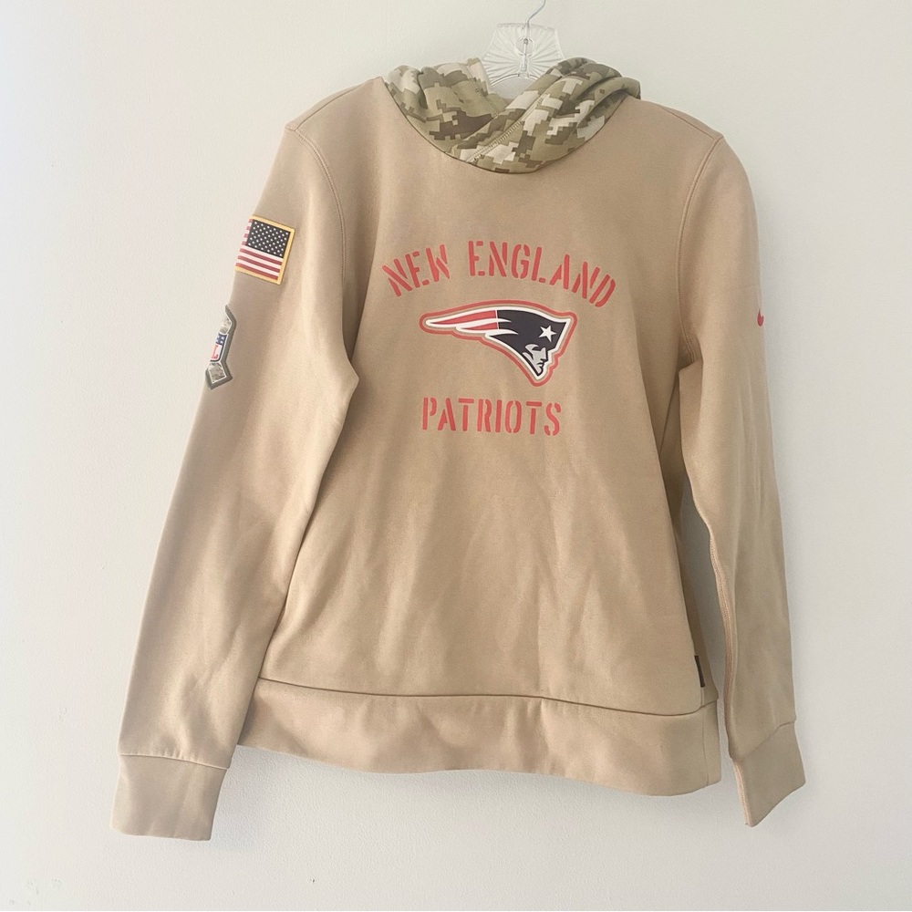 Womens Nike Med NFL New England Patriots On Field Salute to Service Camo Hoodie